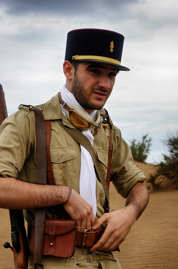 Couleurs des uniformes france libre en Afrique ? Foto04